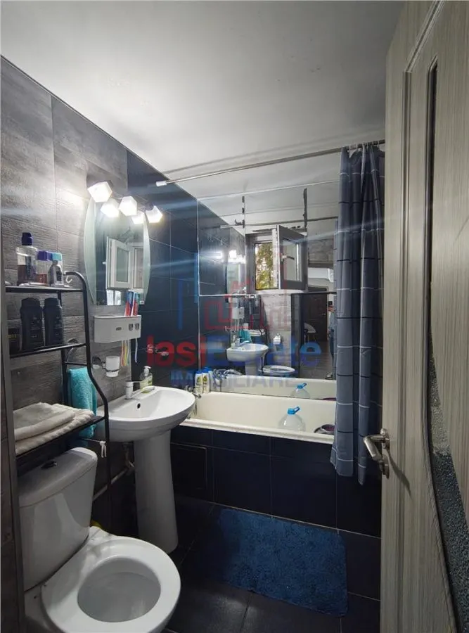 Apartamento de 3 Dormitorios, Zona Nicolina - Tudor Neculai - foto 8