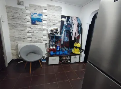 Apartamento de 3 Dormitorios, Zona Nicolina - Tudor Neculai - foto 9