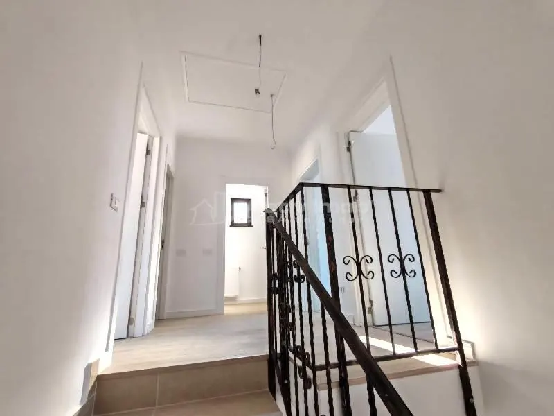双层别墅，普雷隆吉雷阿根恰街，拉丁区 – €169,900 + 增值税 - foto 13