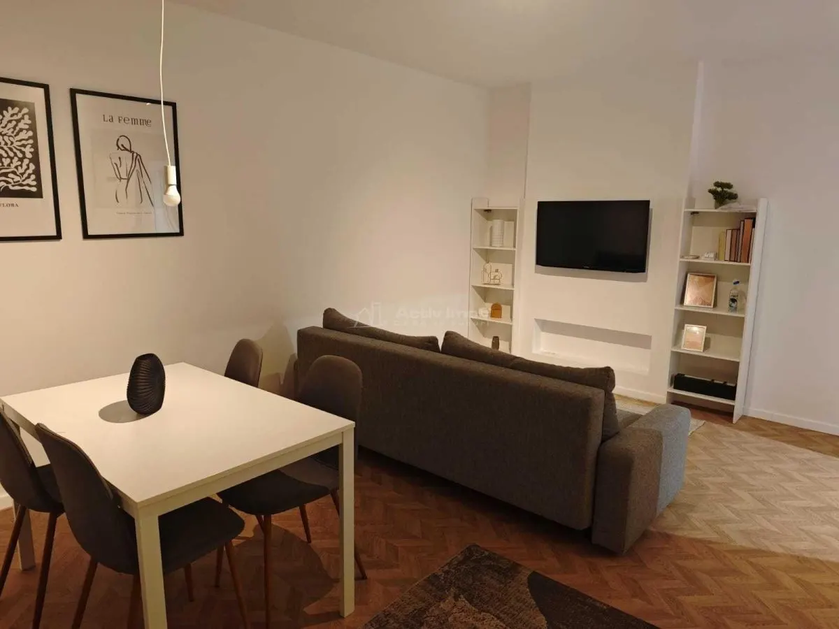 Apartamento 3 Dormitorios, Distribución Independiente, 56 m², Metro Brâncoveanu - foto 2