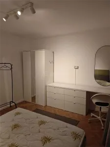 Apartamento 3 Dormitorios, Distribución Independiente, 56 m², Metro Brâncoveanu - foto 3