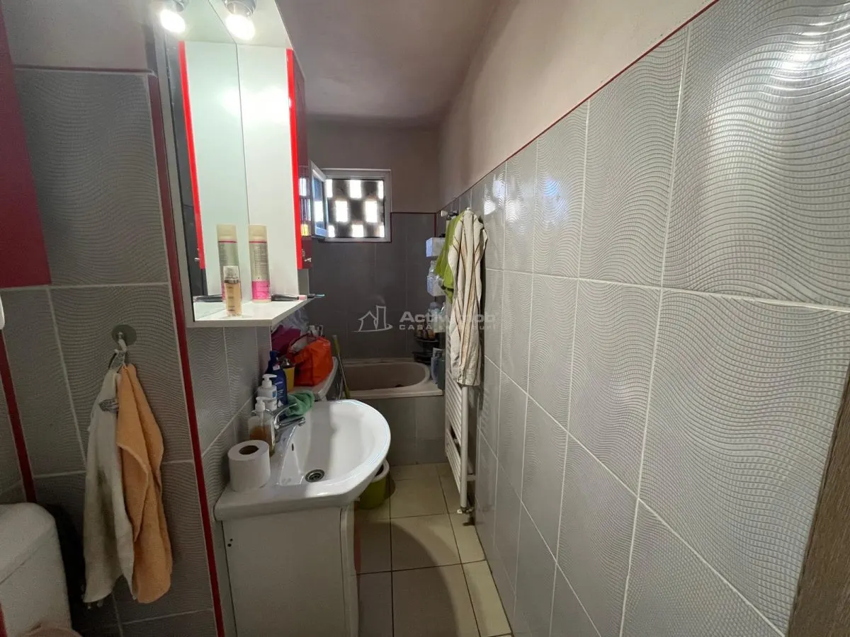 Otelu Rosu, 2 Camere, Et., 1, Ultracentral - foto 8