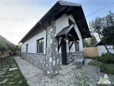 Vila cocheta de vanzare 5 camere cu 436 mp teren si toate utilitatile, mobilata si utilata in centrul Comunei Cornu - Cornu de Jos (Cornu)