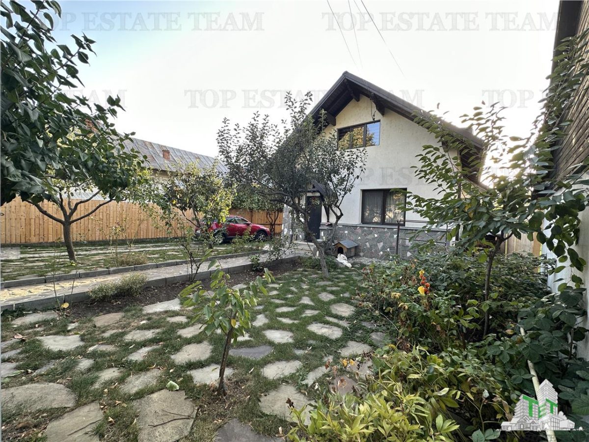 Vila cocheta de vanzare 5 camere cu 436 mp teren si toate utilitatile, mobilata si utilata in centrul Comunei Cornu - foto 2