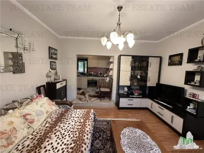 Vila cocheta de vanzare 5 camere cu 436 mp teren si toate utilitatile, mobilata si utilata in centrul Comunei Cornu - foto 18