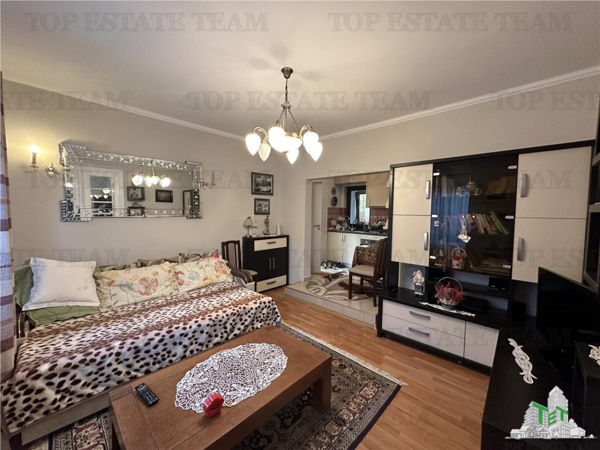 Vila cocheta de vanzare 5 camere cu 436 mp teren si toate utilitatile, mobilata si utilata in centrul Comunei Cornu - foto 20