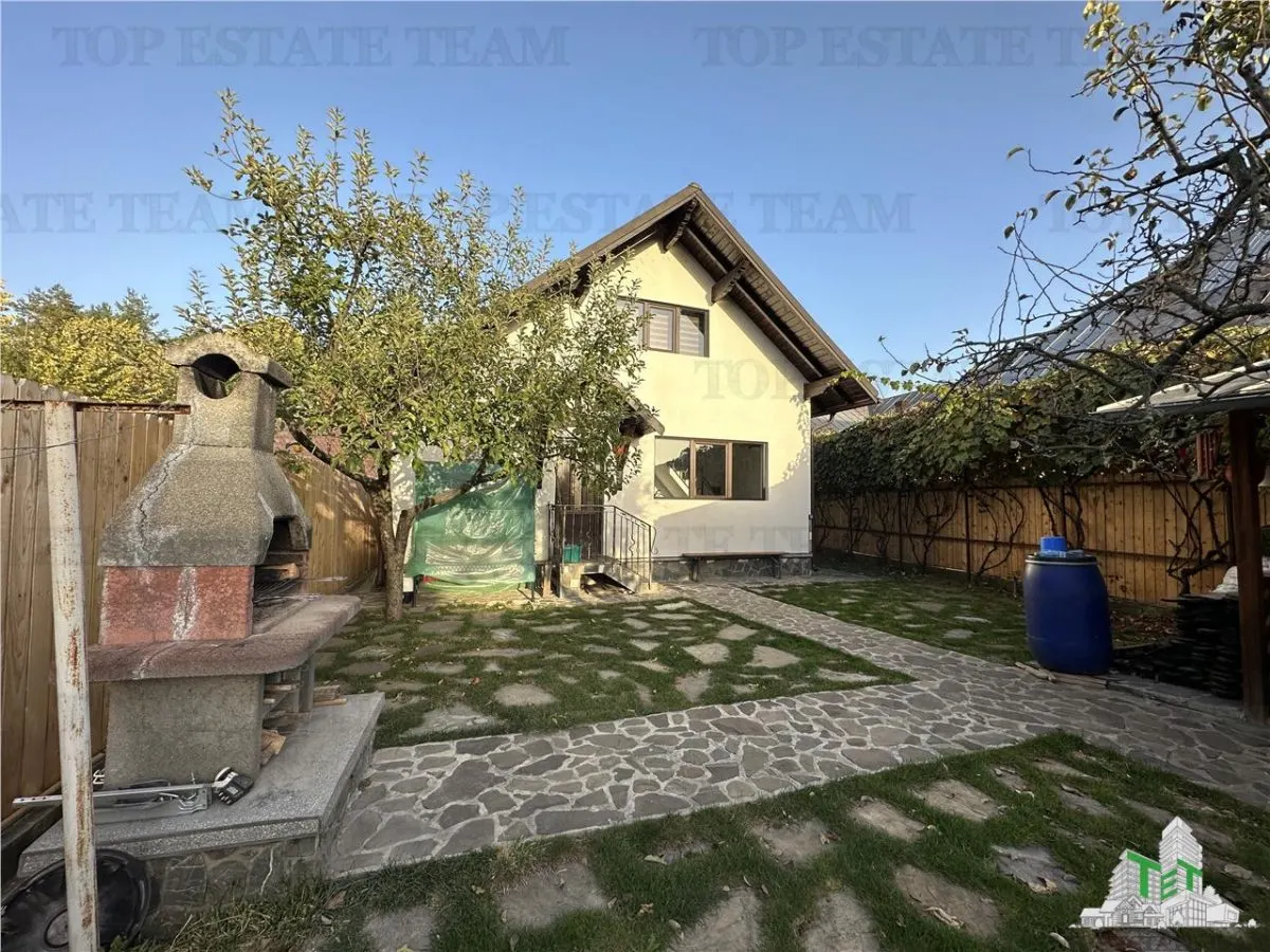 Vila cocheta de vanzare 5 camere cu 436 mp teren si toate utilitatile, mobilata si utilata in centrul Comunei Cornu - foto 8