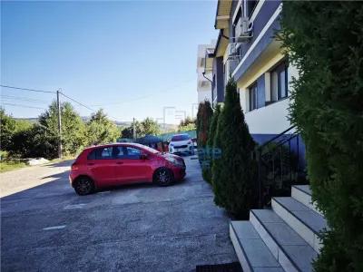 Appartement 2 Chambres avec Distribution Séparée, 1er Étage à Bucium avec Parking - foto 12