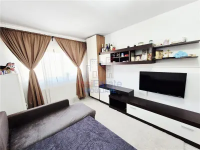 Appartement 2 Chambres avec Distribution Séparée, 1er Étage à Bucium avec Parking - foto 3
