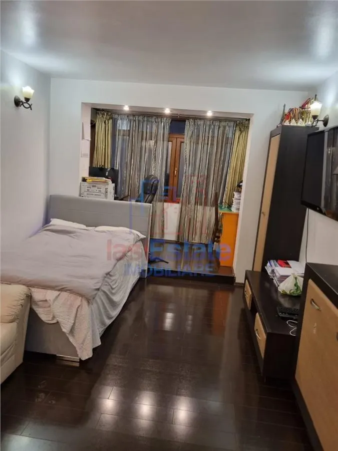 Apartament 3 camere, 65 mp, decomandat, Podu Ros - etaj 3, 2 balcoane, AC - foto 2