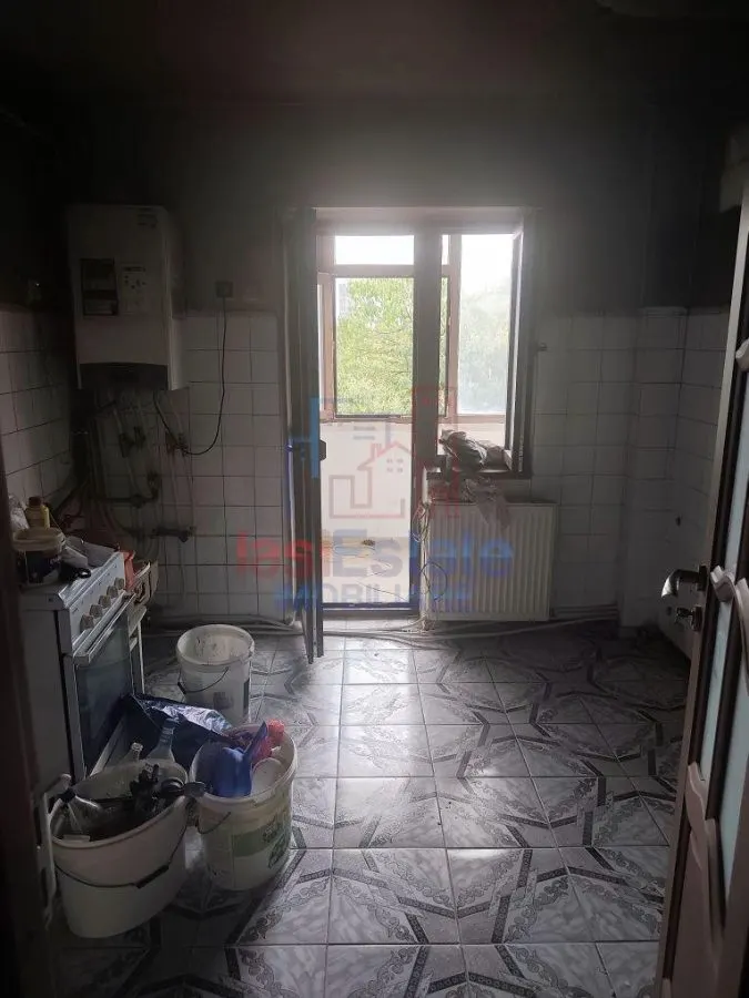 Apartament 2 camere, 59 mp, decomandat, Nicolina - etaj 1, centrala proprie - foto 1