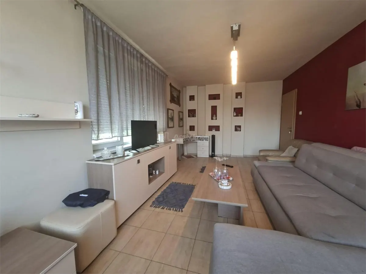 Apartament de inchiriat 3 camere Sibiu zona Strand - foto 2