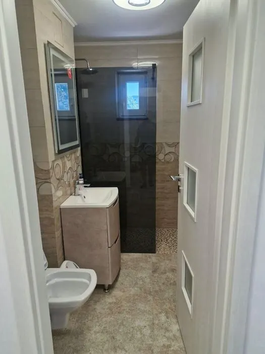 2 - camere- decomandat-prima inchiriere - foto 8
