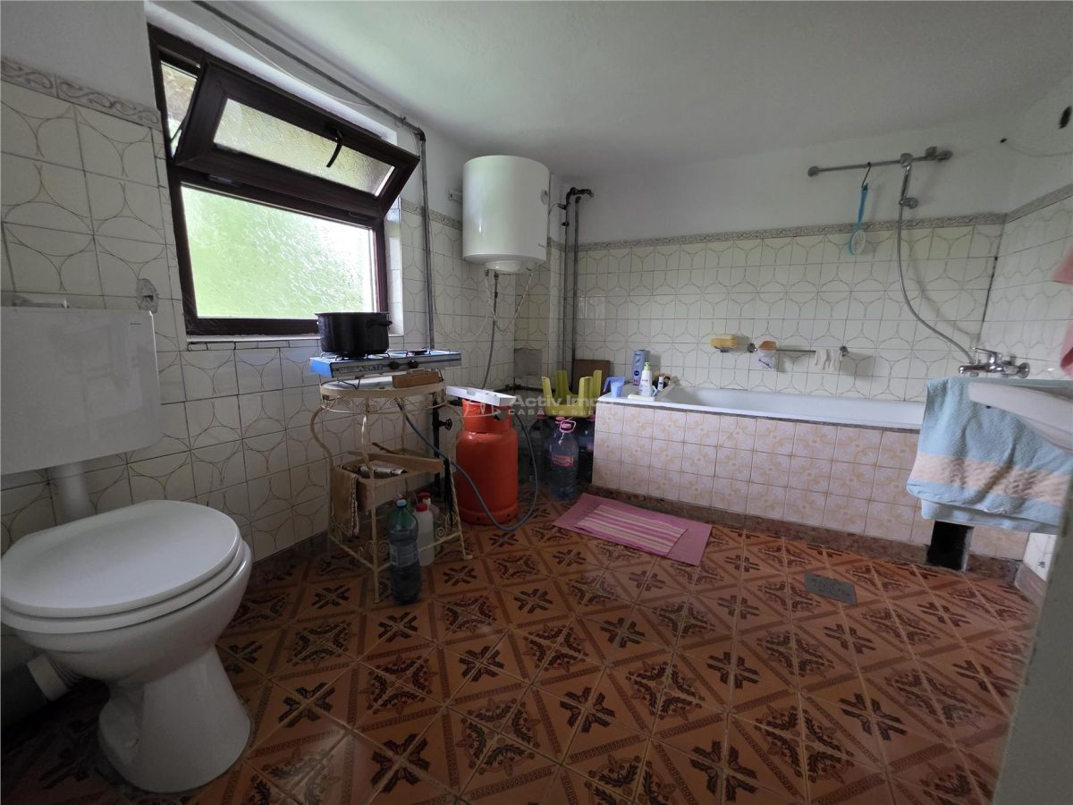 Casa 135 mp, teren 2621 mp, Mihailesti - foto 11