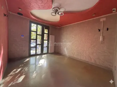 Inversión Inteligente: Apartamento y Espacio Comercial con Acceso Independiente - foto 15