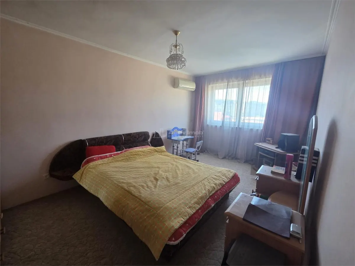 Apartamento de 4 Dormitorios Ostroveni, Boulevard Tineretului, Ramnicu Valcea - foto 9