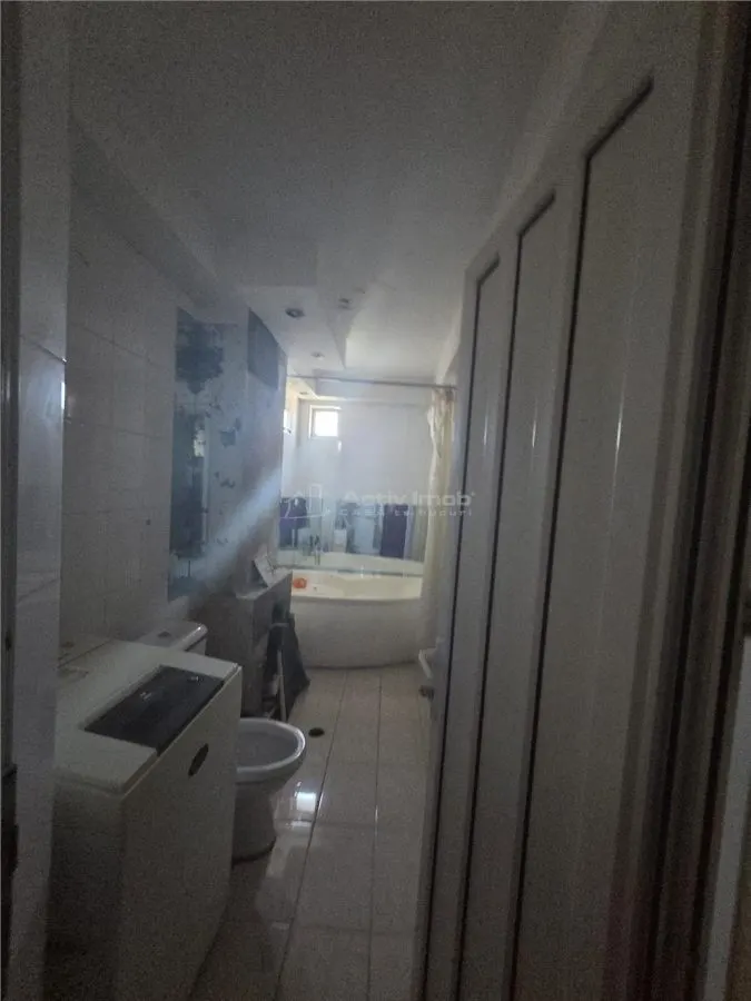 Apartamento de 4 Dormitorios Ostroveni, Boulevard Tineretului, Ramnicu Valcea - foto 10