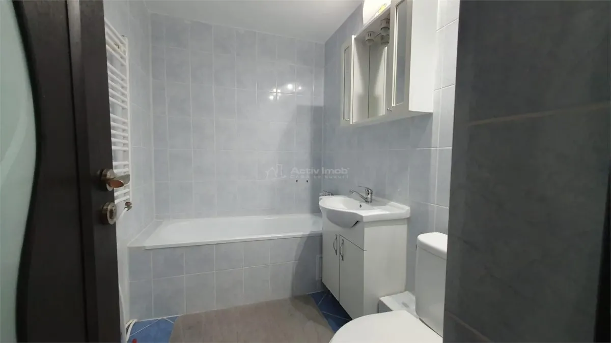 Location - Appartement 3 Chambres - 2e Étage - Burdujeni - Cuza Voda 2 - foto 11