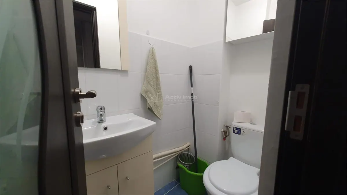 Location - Appartement 3 Chambres - 2e Étage - Burdujeni - Cuza Voda 2 - foto 12