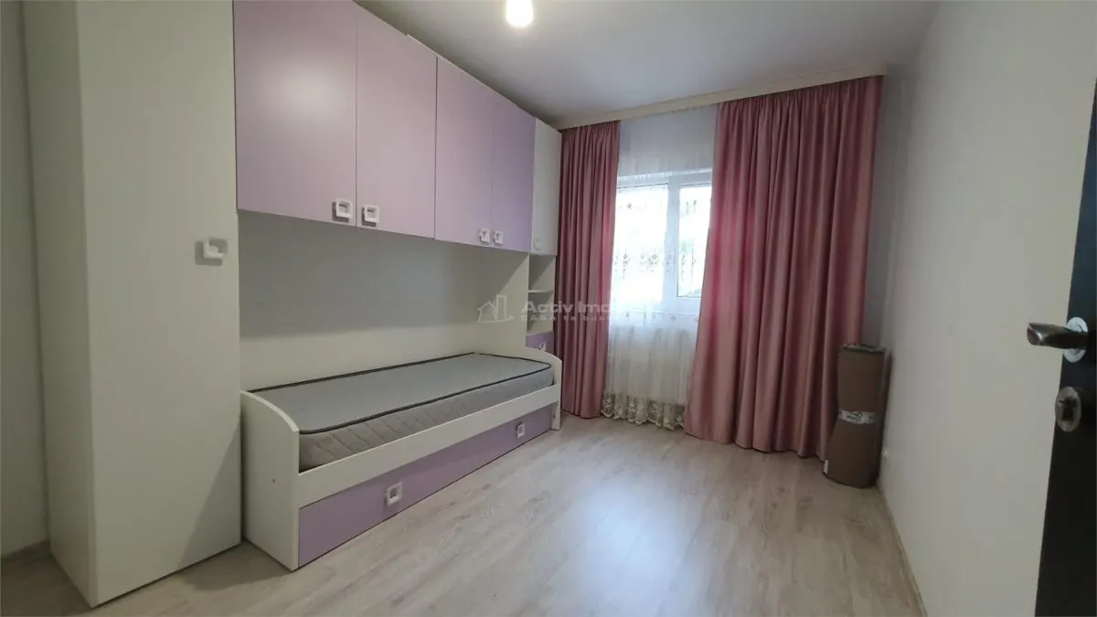 Location - Appartement 3 Chambres - 2e Étage - Burdujeni - Cuza Voda 2 - foto 9