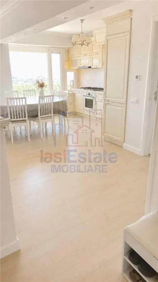 Apartament 4 camere Centru - foto 2