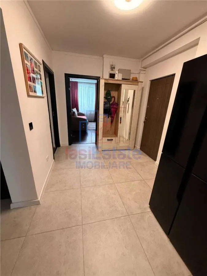 Zona cartier Podu Ros Apartament 3 camere - foto 5