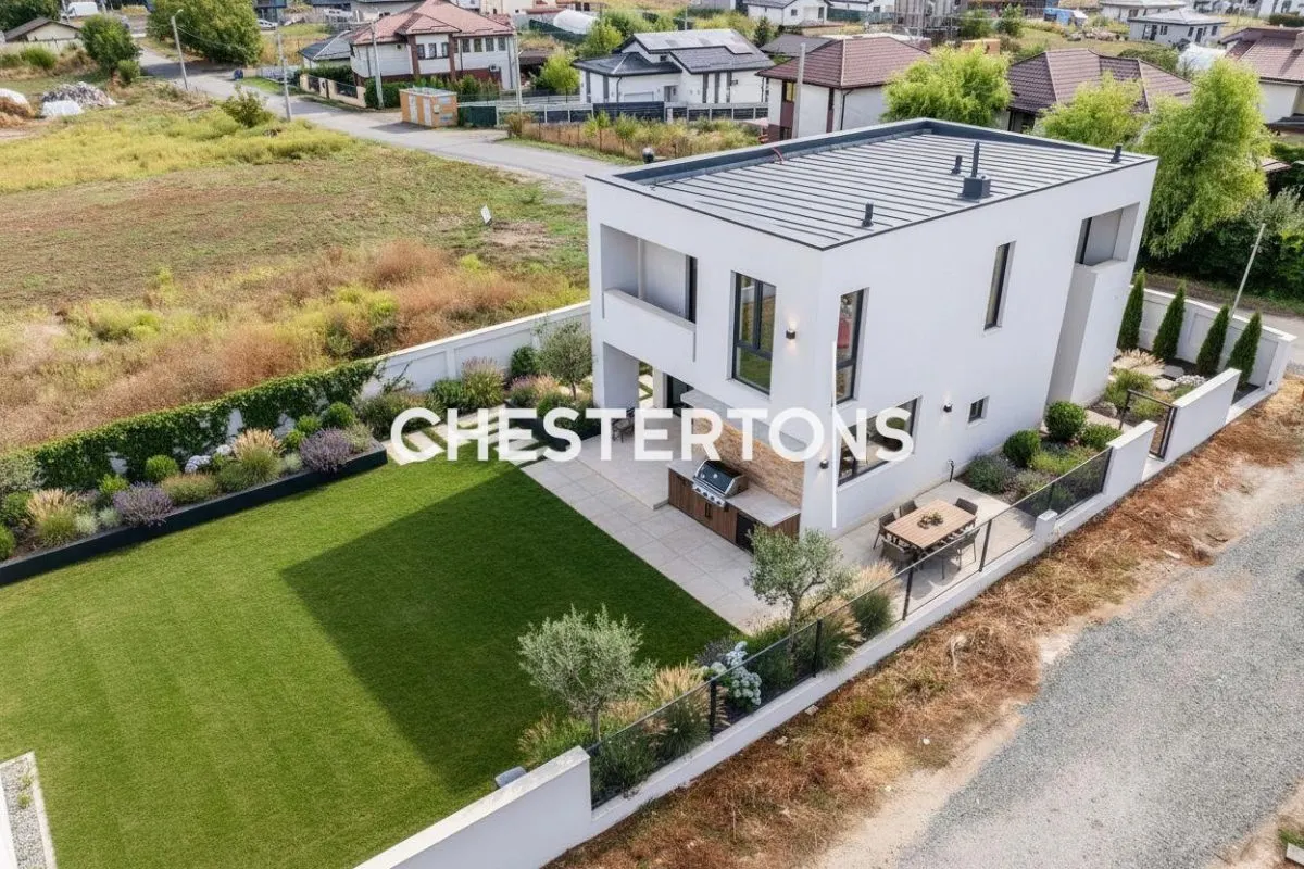 House / villa for sale 142.8 sqm in Branesti - foto 1