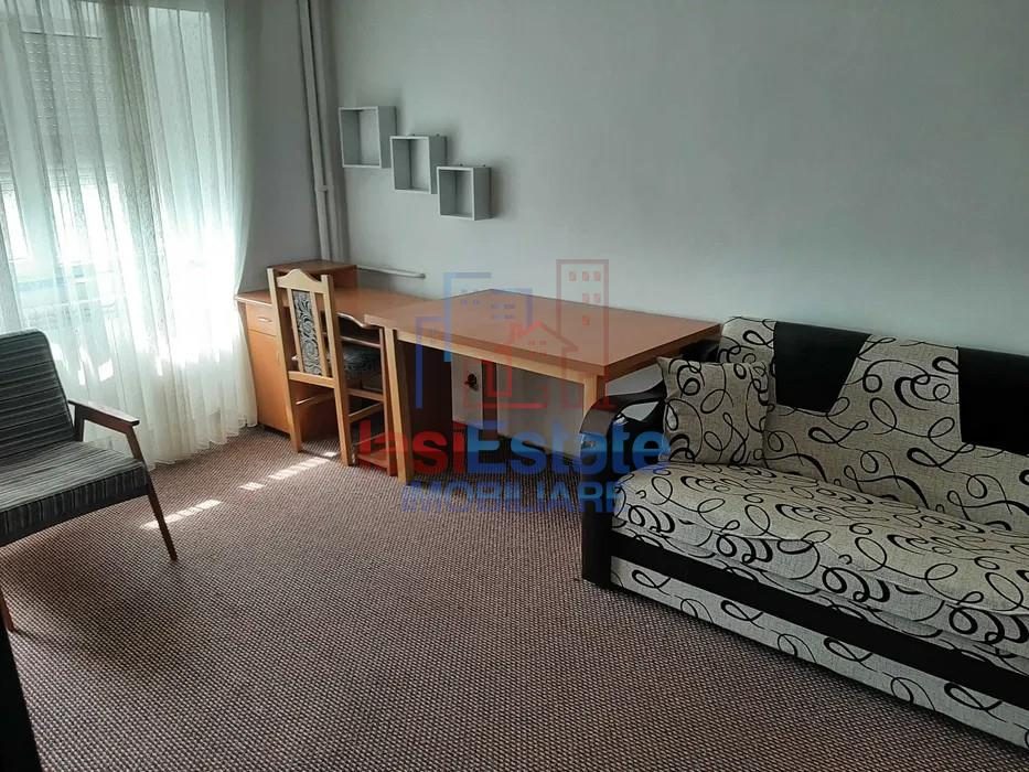 Apartament 2 camere decomandat, 58 mp, Bd. Independentei - etaj 3, centrala proprie - Iasi