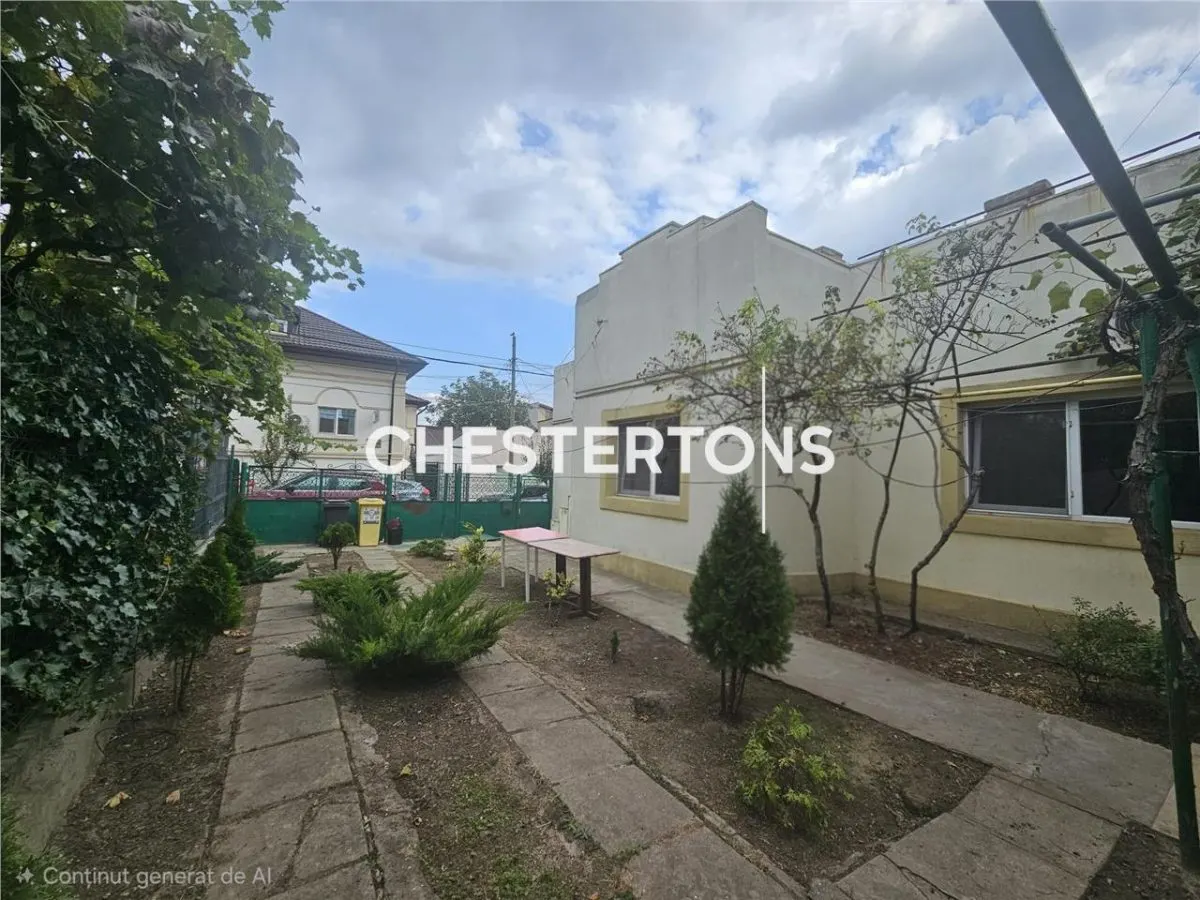 4-Bedroom House with Private Garden—Ovidius University, Mamaia Boulevard, Constanța - foto 1