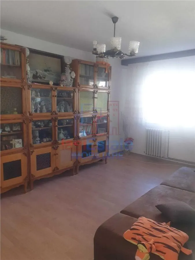 Apartament 3 camere decomandat, 60 mp, Galata - etaj 3, centrala proprie - foto 2
