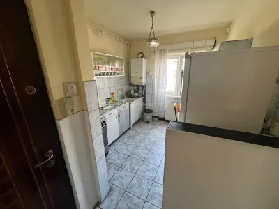 2 camere - Etaj 2 - Zamfirescu - foto 2