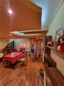 瓦莱亚阿当卡别墅，建筑面积135平米，地块800平米，距家具展览会400米 - foto 4
