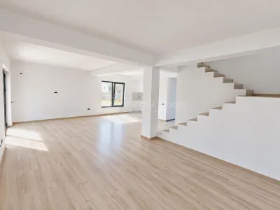Vanzare - Casa individuala - Vila P+1+M - Prelungirea Ghencea - Margelelor - teren 370 mp - STB - 310000E tva inclus - Comision 0 ! - foto 2