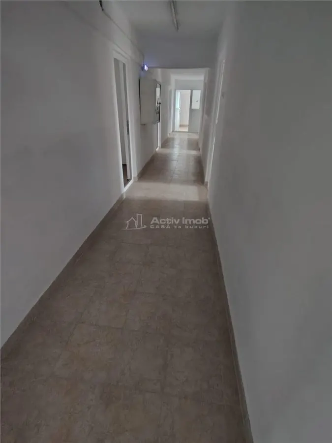 Birouri, spatii comerciale si spatii de depozitare - foto 1