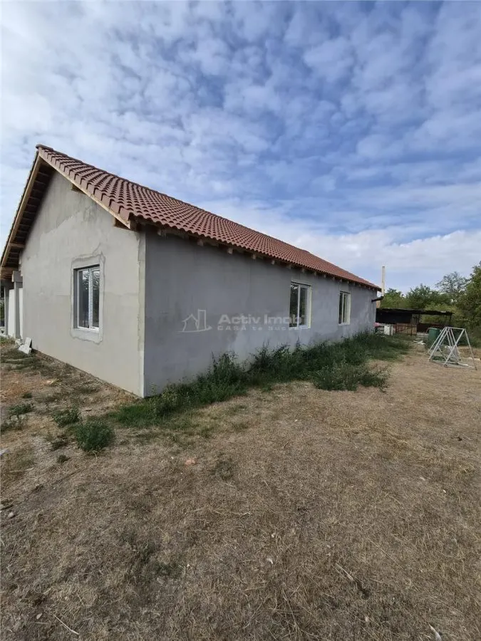 CASĂ 3 CAMERE - 70 mp utili + 350 mp teren + 10 mp terasă - 69900 € - COMISION 0% - foto 6