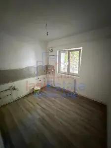 Apartamento de 3 Dormitorios, Distribución Independiente, 71 m², Planta Baja, CUG - Rond Vechi - foto 1