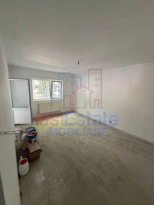 Apartamento de 3 Dormitorios, Distribución Independiente, 71 m², Planta Baja, CUG - Rond Vechi - foto 2