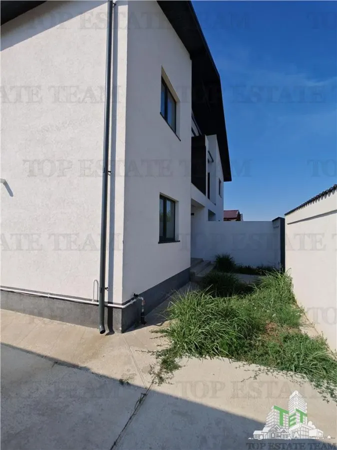 House / villa for sale 230 sqm in Cornetu - foto 3