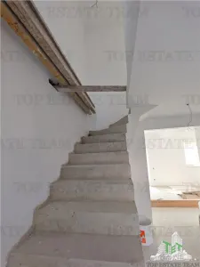 House / villa for sale 230 sqm in Cornetu - foto 22