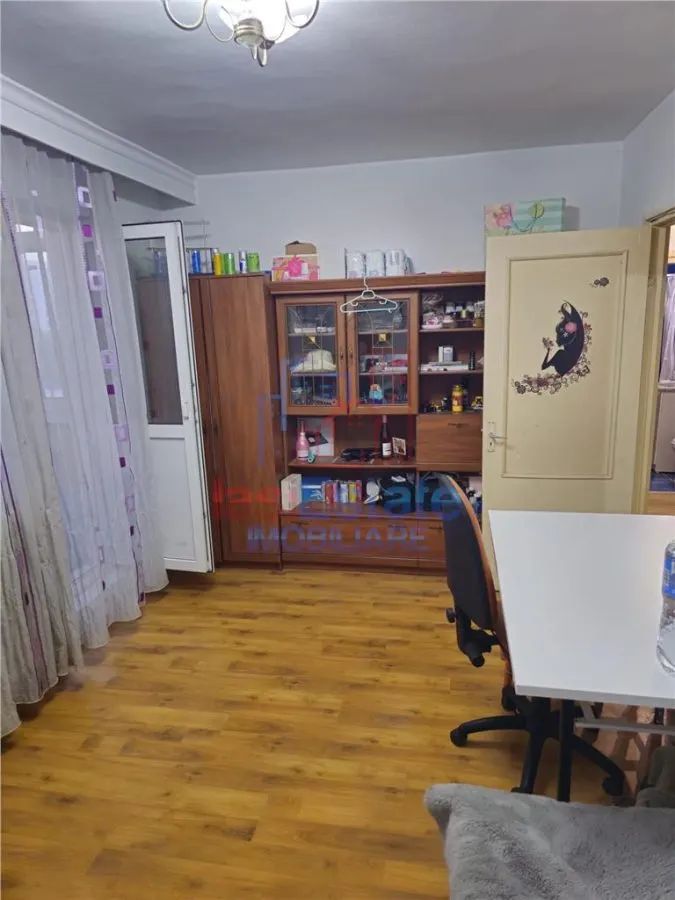 Apartament cu doua camere decomandat Pacurari - foto 2