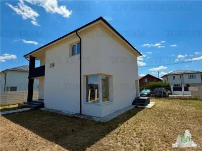 Casa individuala tip P+1+Pod LA CHEIE cu 128 mp utili si 500mp de curte - Ciorogarla