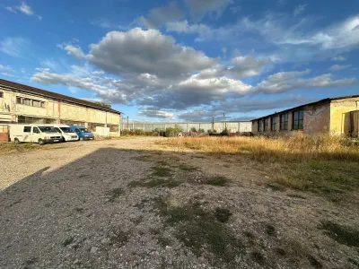 BERZOVIA, OPORTUNITATE SAU INVESTITIE.!!!..Teren cu 4 Hale, la Drumul National - foto 5