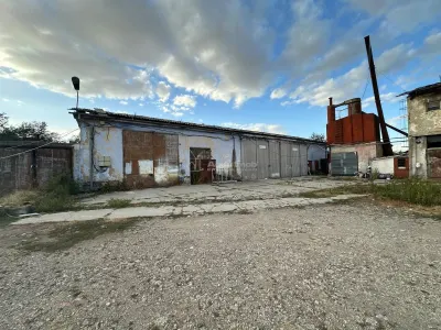 BERZOVIA, OPORTUNITATE SAU INVESTITIE.!!!..Teren cu 4 Hale, la Drumul National - foto 10