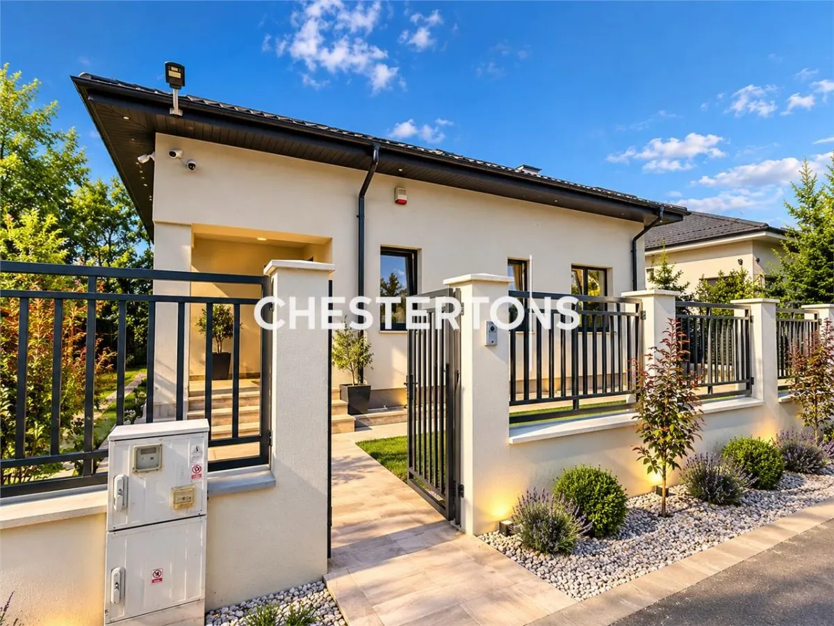 For Sale Casa P+M/Constructie impecabila /Utilitati/Zona de case/Buftea - foto 1