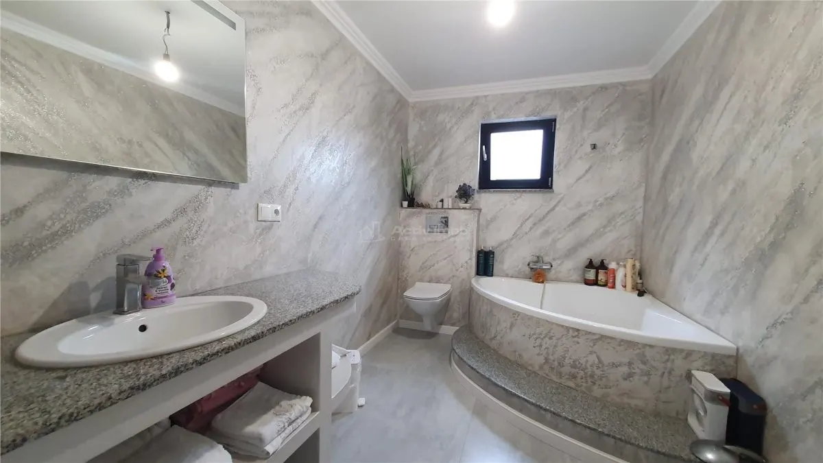 Casa Moderna - 155 mp - 280 mp teren - Burdujeni - foto 13