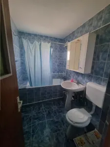 Apartament 3 cam,72 mp , doua bai zona PECO - foto 13