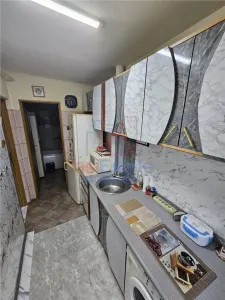 Apartament 3 camere, 54 mp, semidecomandat, etaj 3 - Podu Ros - foto 5
