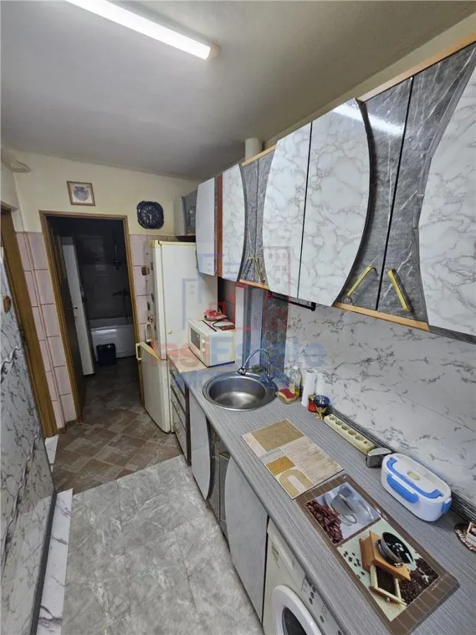 Apartament 3 camere, 54 mp, semidecomandat, etaj 3 - Podu Ros - foto 5