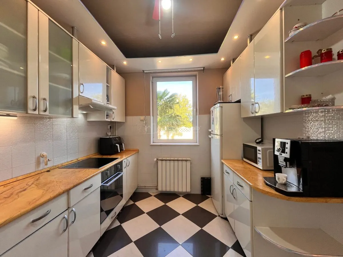 Lugoj, Vila De Lux, 7 Cam., La Cheie, 300 Mp., Utili, 635 Mp., Teren, Priveliste Panoramica, Zona Strand - foto 9