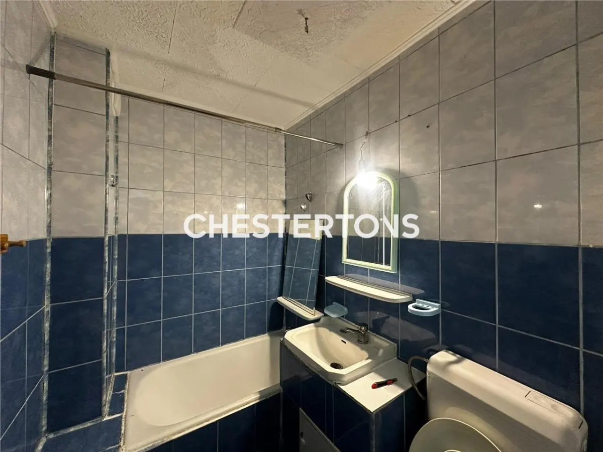 Apartamento Reformado de 2 Dormitorios con Balcón Cerrado, Ferentari - foto 5
